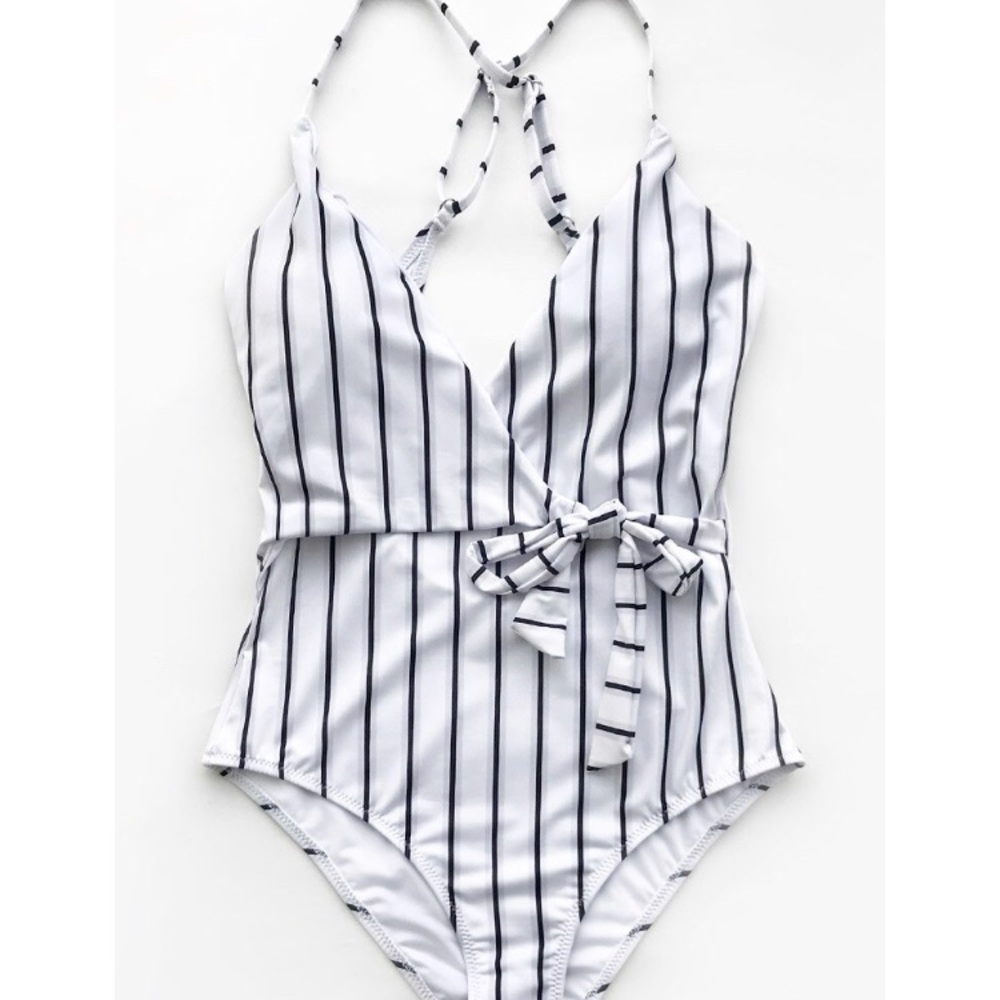 Cupshe. Striped. One piece swimsuit.